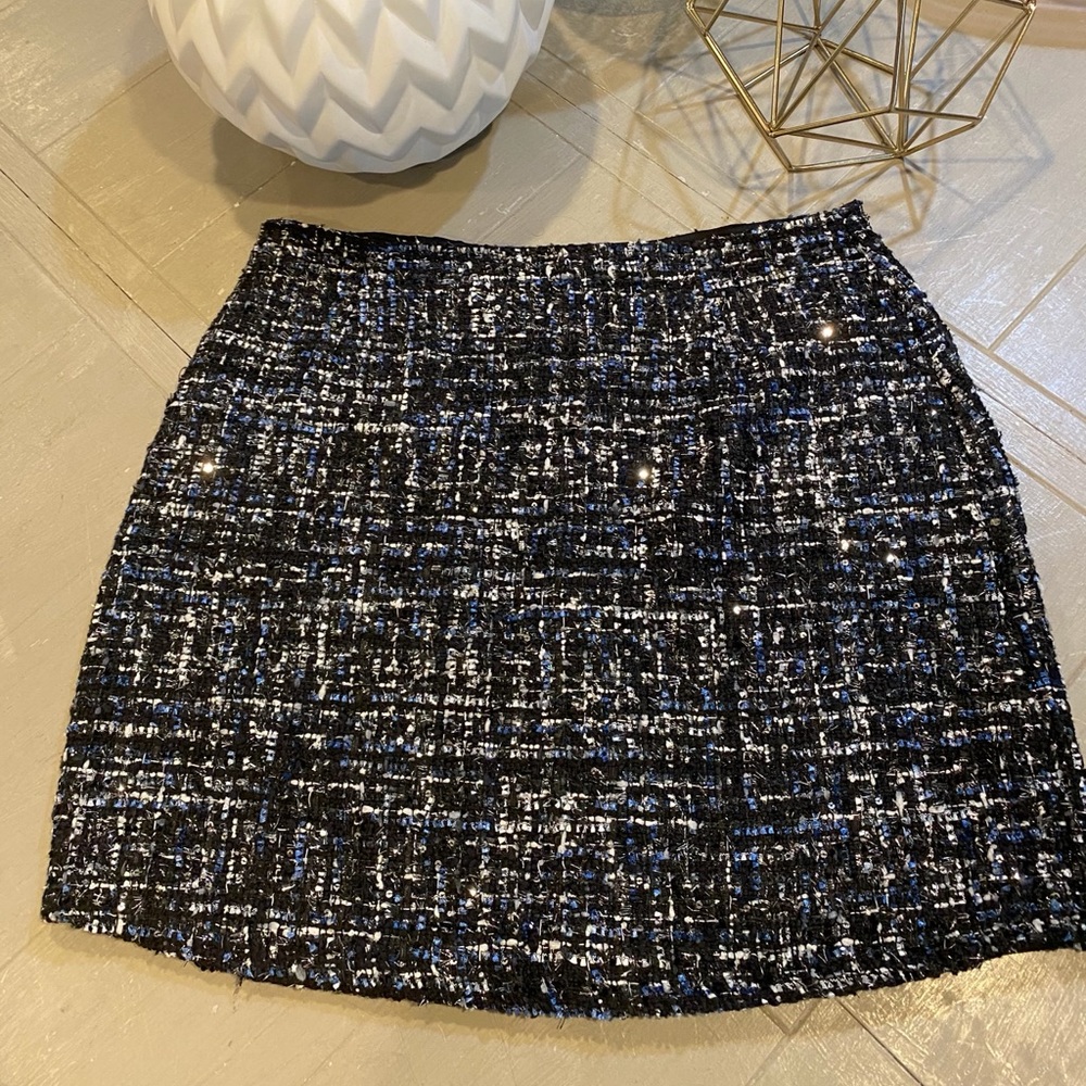 women’s black and blue skirt size Large